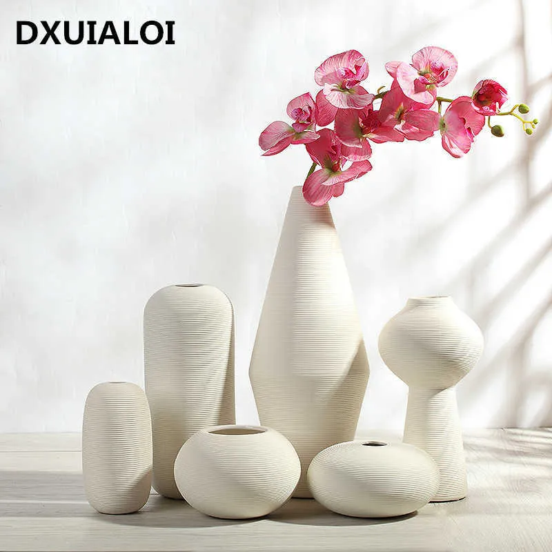 Vaso bianco in ceramica creativa Ornamenti moderno e minimalista soggiorno decorazione della casa accessori composizione floreale regalo 210607