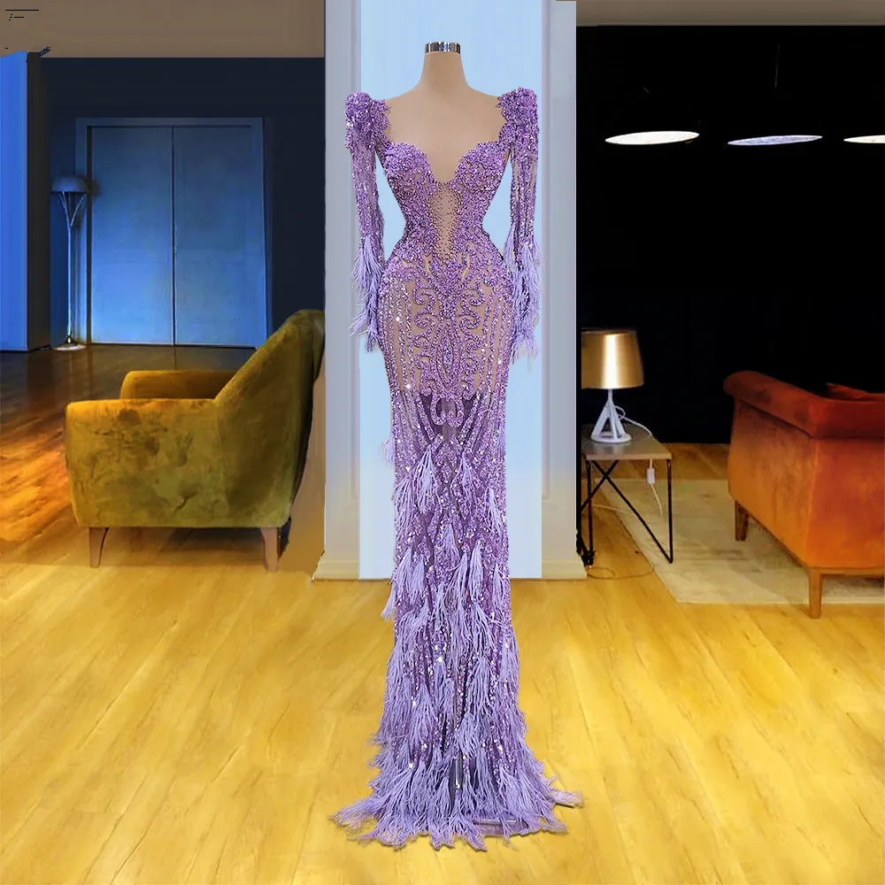 Nouveau design plumes violet clair sirène robes de bal voir à travers illusion perles robe de soirée sur mesure dentelle appliques robe de soirée de célébrité