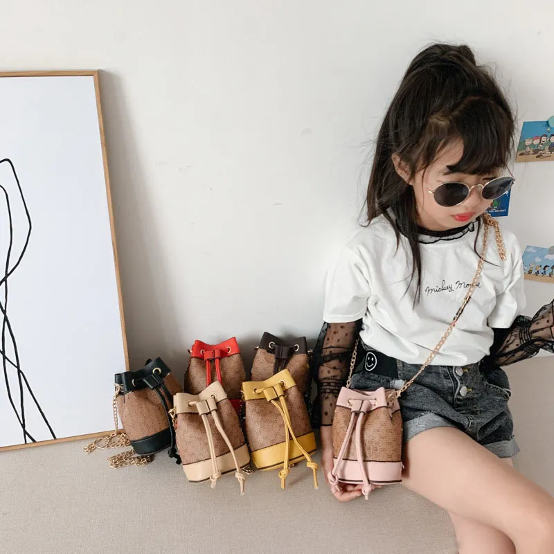 Çocuk Lüks Marka Tasarımcısı Tek Omuz Çanta PU Deri Harfler Baskı Karikatür Desen İpli Kova Çanta Kore Moda Kızlar Çapraz Vücut Çanta