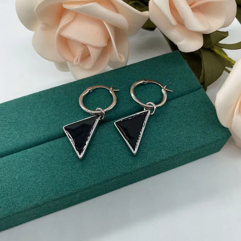 Designer Boucles D'oreilles Bijoux De Luxe Lettre P Triangle Classique Mode Femmes Hommes Boucles D'oreilles Stud Hoops Boucles D'oreilles Designers Femmes Cadeau D2109075HL