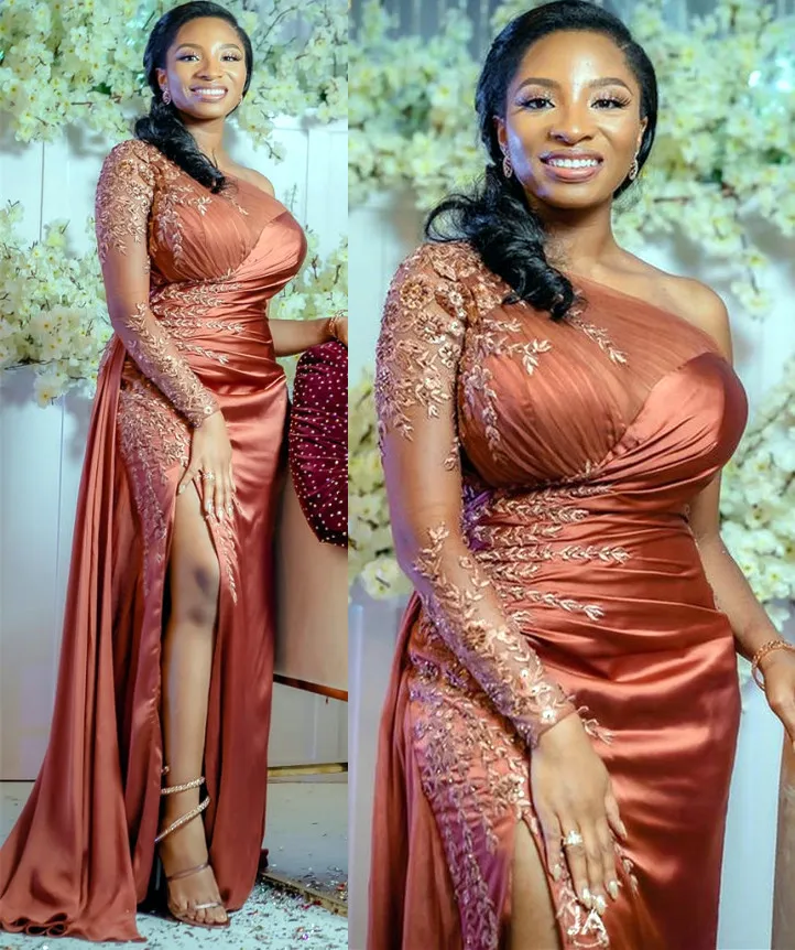 2021 Plus La Taille Arabe Aso Ebi Une Épaule Sirène Robes De Bal Dentelle Perlée Haute Split Soirée Formelle Partie Deuxième Réception Robes De Demoiselle D'honneur Robe ZJ264