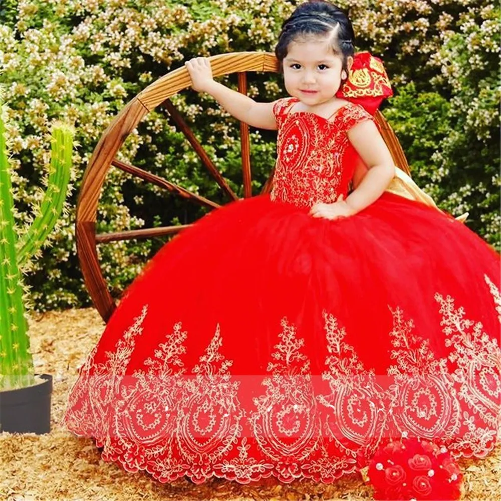 2022 Luxurious Gold Embroidered Mini Quinceanera Dresses Toddler Sheer Cap Short Sleeves Straps Tulle Ball Gown Girls Pageant Dres275L