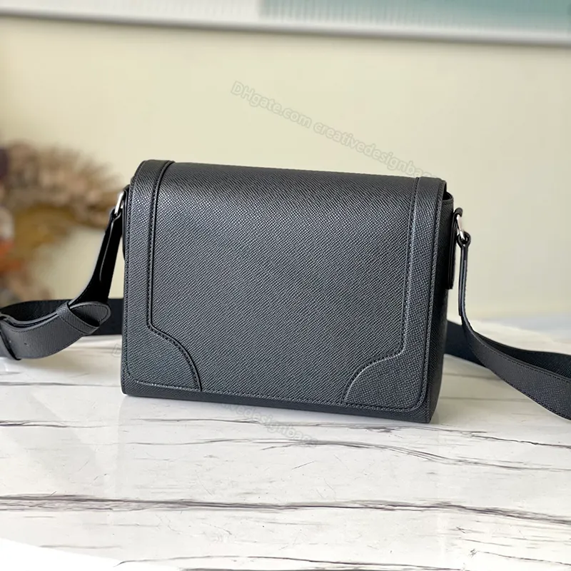 Mens Messenger Portcase Office Edition Shoulder Nags Cross Body 30808 präglad korskal Läder Casual Handbag 28,3 cm Fashion Metal Logo Square Bag L158