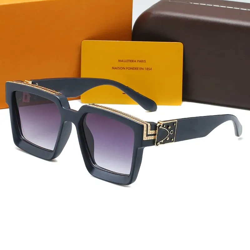 Zonnebril 90660 Bloemen Zeven kleuren Geschenkdozen Heldere lens 0 graden Designer Mannen Brillen Outdoor Shades PC Frame Mode Klassieke Dame Spiegels voor Vrouwen