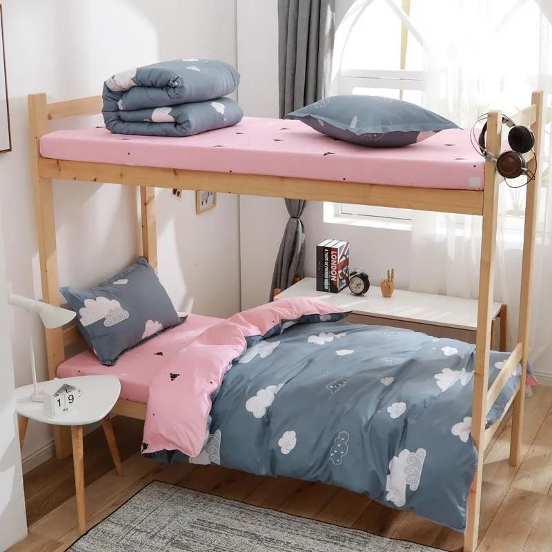 Yatak Takımları Anime Yatak Keten Nordic Kapakları 240x220 Sac Set King Boyu Yatak Örtüsü Nevresim Ev için