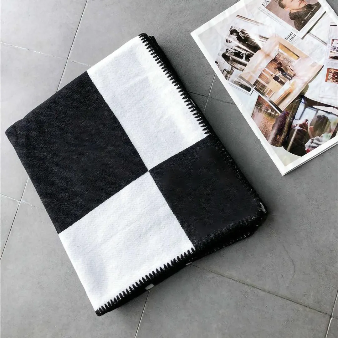 手紙ファッションデザイナーカシミヤの毛布の柔らかいウールのショールポータブルの暖かい格子縞ソファーベッドフリース編み物毛布