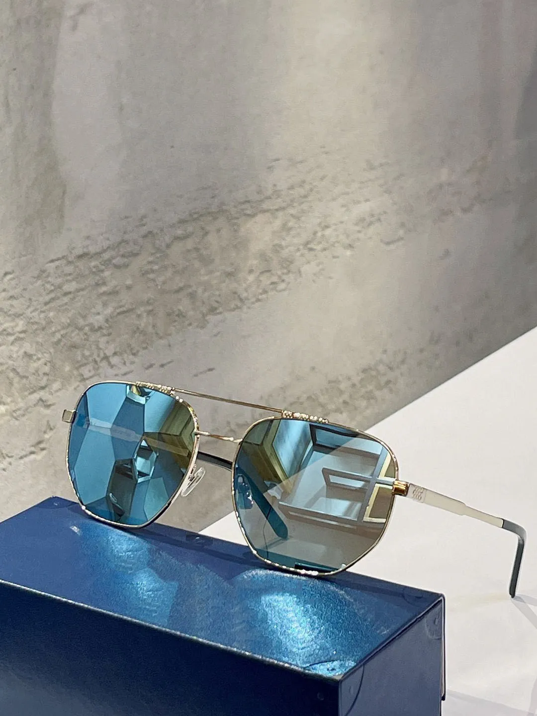 315 Solglasögon design retro mens klassiska mode kvinnors glasvarumärke designer glasögon toppkvalitet enkel affärsstil uv400 med fall z1 er