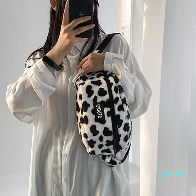 Marsupi di design Borsa in peluche per cintura da donna Fashion Zebra Pattern Crossbody Chest Phone Pack Trend Girl Shoulder Marsupio