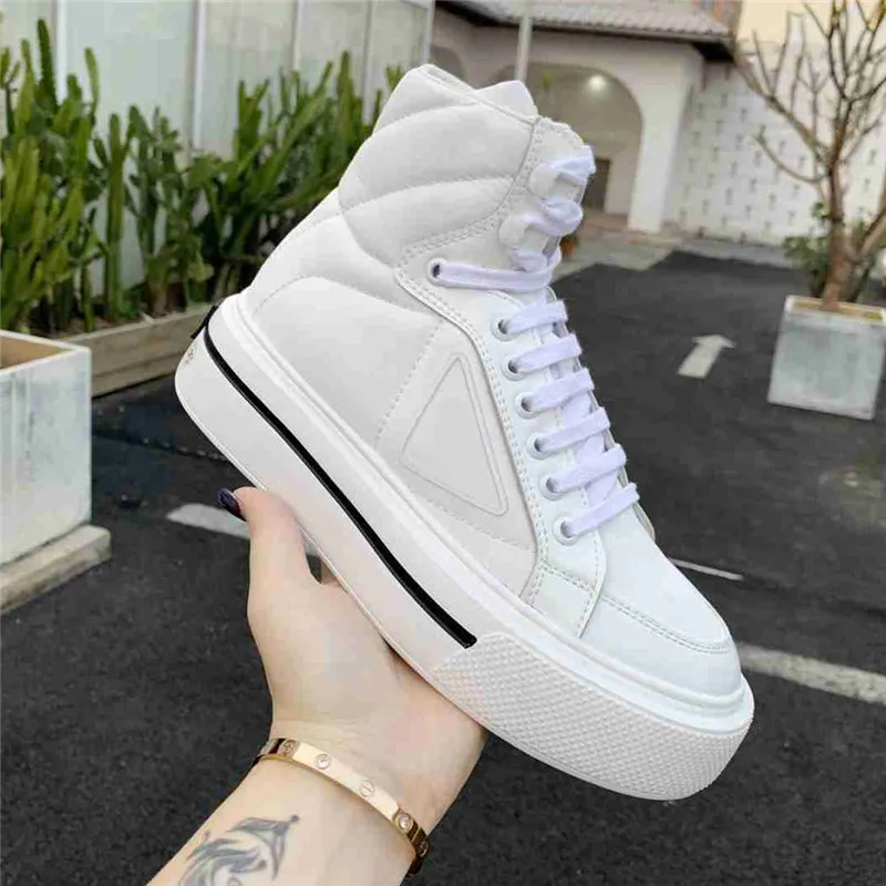 Sneakers hotsell piattaforma alta