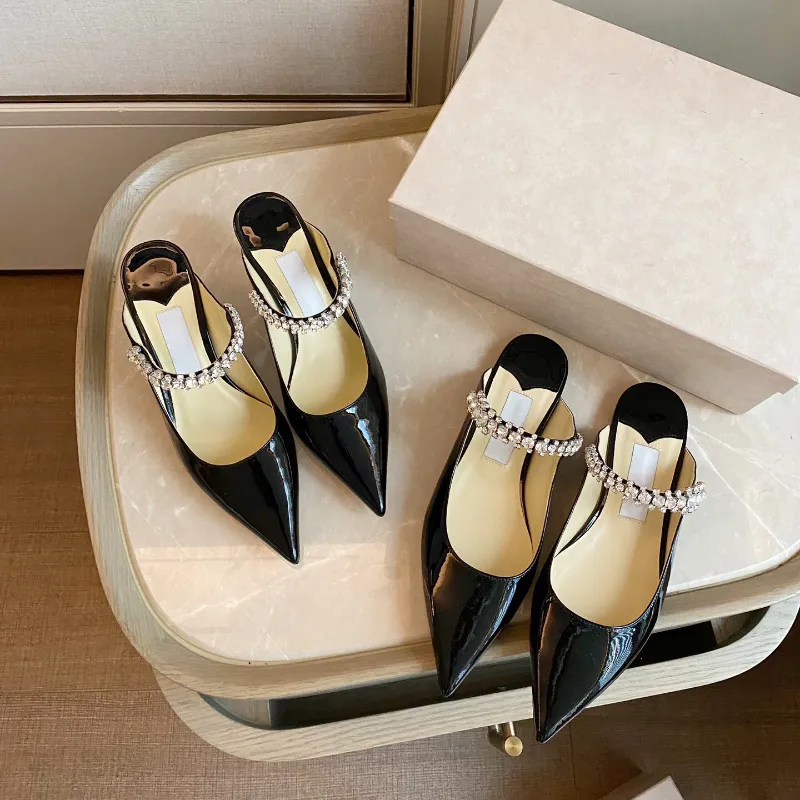 Bing Platte puntige tenen slippers Crystal bezaaid versierde muilezels Zwarte patent lederen schoenen strass vrouwen luxe ontwerpers sandalen luxe lounge flats