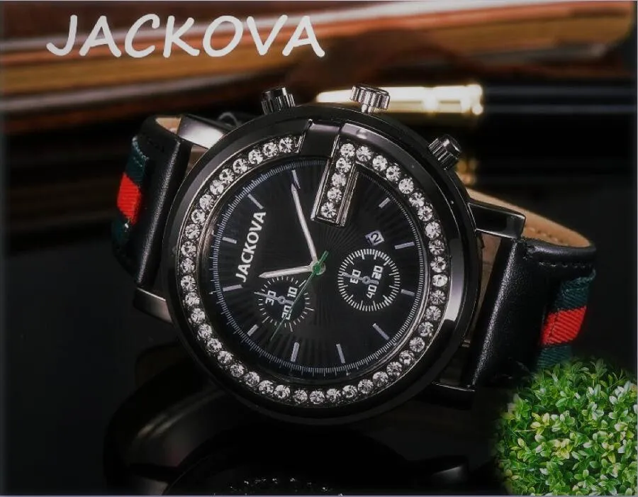 Sapphire Crystal Fashion Big Diamonds Watch Mens Designer Kvinnor Lady Man Automatisk Quartz Rörelse Diamant Armbandsur