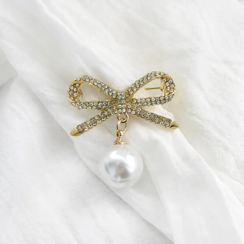 Épingles, broches élégantes nœuds d'arc incrusté strass broche suspendue imitation perle pour femmes brillant bowknot manteau accessoires bijoux