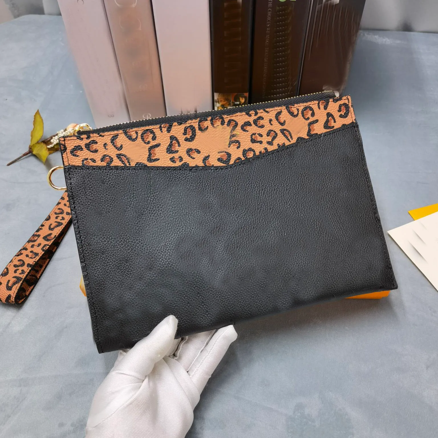 Female Wild at Heart series Designers Handbags clutch bags Womens Wallet Portable purses File storage bag