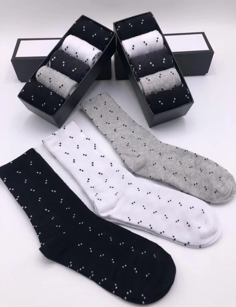 Chaussettes de luxe 21SS pour chaussettes de sport pour hommes et femmes Chaussettes 100% coton en gros Couple 5 paires avec boîte