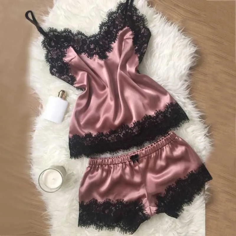 Vêtements de nuit pour femmes explosifs Simulation soie sans bretelles Cami Shorts pyjama costume grande taille lingerie solide sexy dentelle vêtements de nuit Q0706