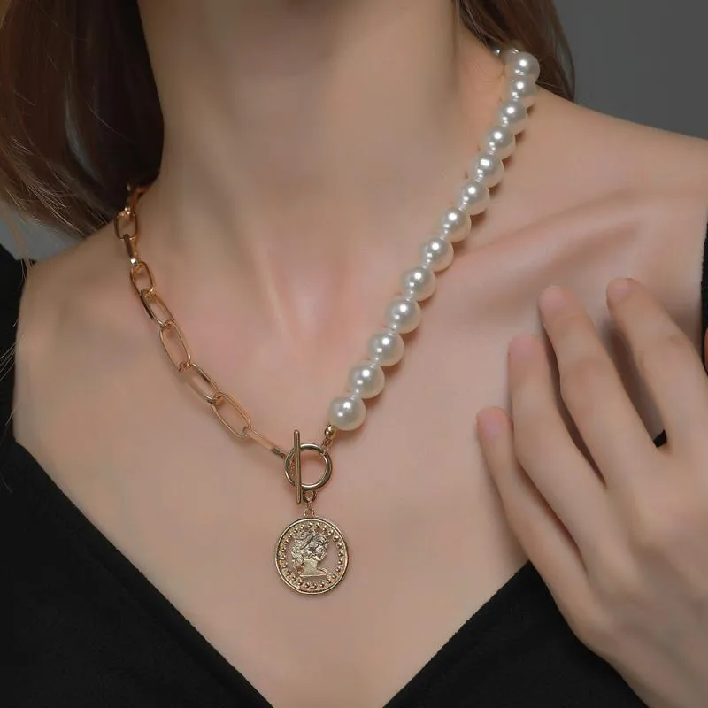 Pendant Necklaces Vintage Coin-shape Necklace Chain Pearl Women-head-pendant For Women & Pendants European American