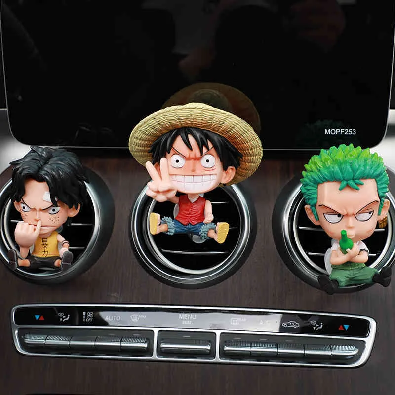 One Piece Creative Söt Toon Anime Karaktär Modellering Parfym Air Freshener Bilinteriörtillbehör Ge pojkar presenter