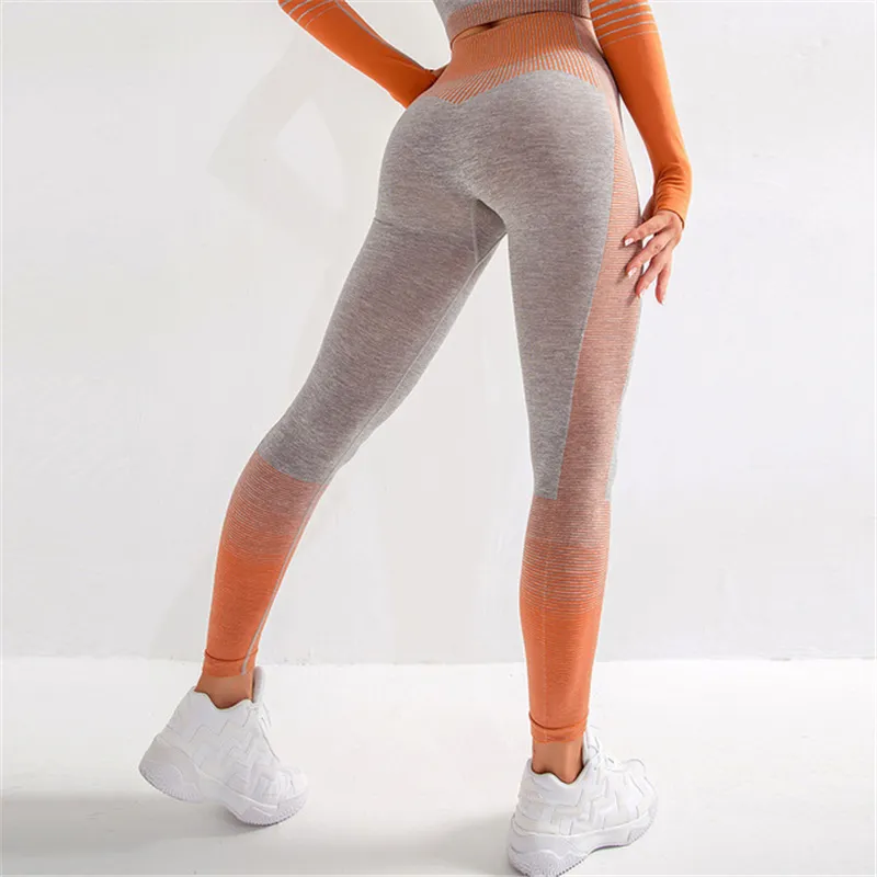 Nahtlos formendes Yoga-Fitness-Set, Fitness-Sport-Outfits, heben Sie die Hüfte an, zweiteiliger Anzug mit langen Ärmeln195e