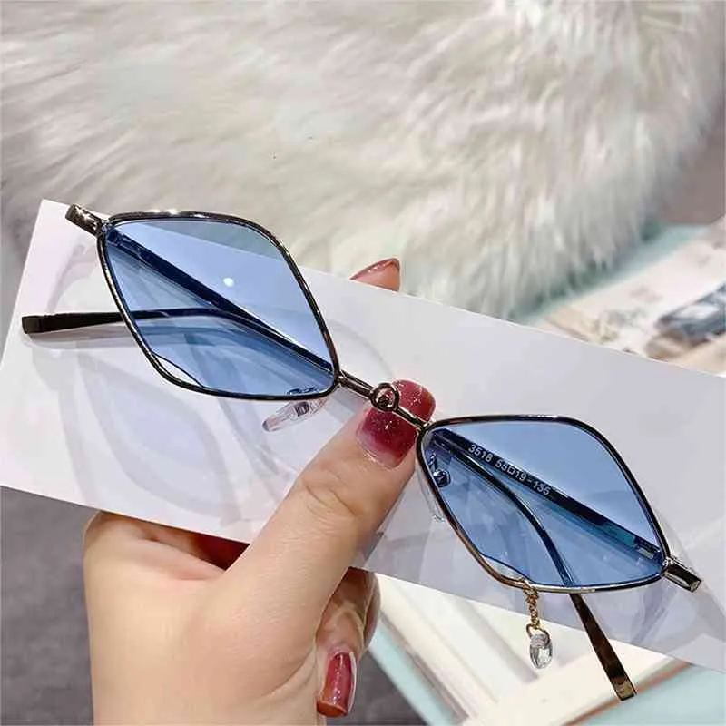 公式 ストア 21夏のファッション小さなスクエアサングラス女性レトロなパンクメタルクリアオーシャンレンズアイウェアチェーンペンダントサングラスメンズシェードuv400 銀座ので買う Jmaynardgroup Com