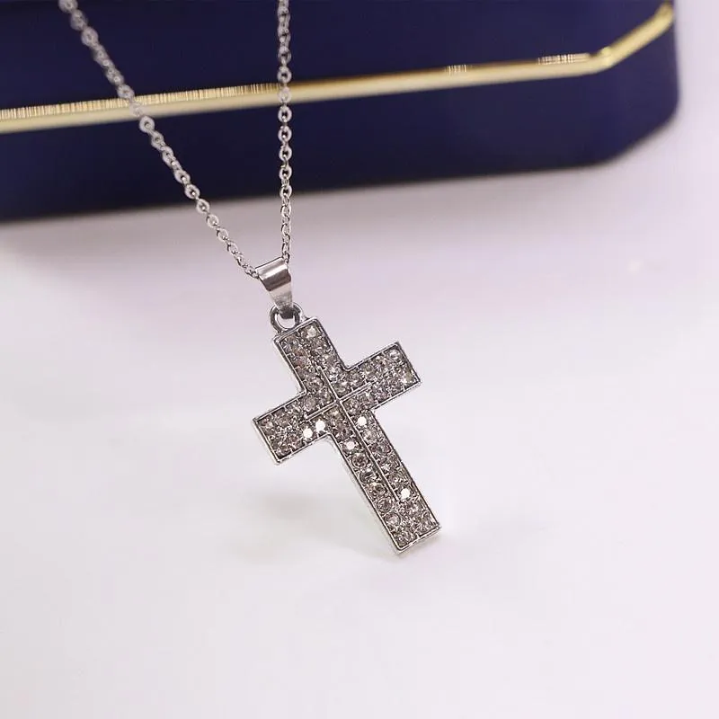 Pendanthalsband Luxur Silver Color Cross Necklace Micro Pave Cubic Zirconia Women Hip Hop Rostless Steel Chain Jewelry Gift