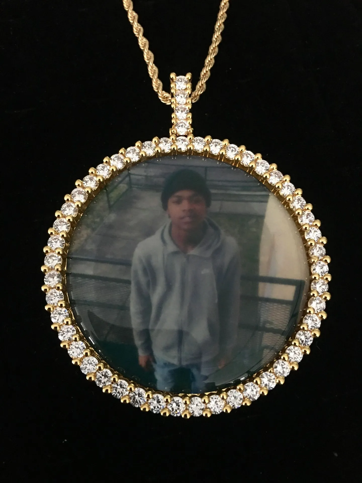 Iced Out Picture Picture Pendant Ronda Classic CRIRCON Diámetro sólido 68.5mm Tamaño de gran tamaño Personalidad Hip Hop Photo Memory Bling Jewelry