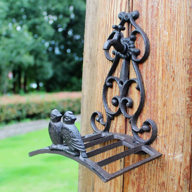 Small Cast Iron Hose Holder Equipment Metal Rope Pipe Hanger Stand Rack Birds Water Tap Garden Courtyard Yard Villa Wall Mount Decoration Antique Ornament Brown