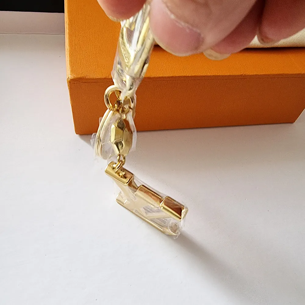 Nuevo diseño Gold Gold Design Astronaut Keychains Accesorios Diseñador de llavero Solid Metal Car Ring Box Packaging