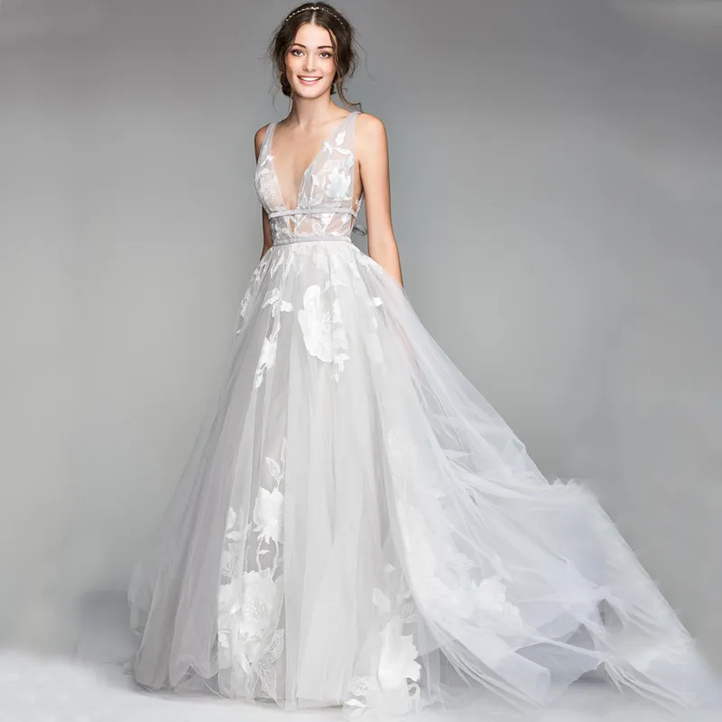 3Dフラワーレースのアップリケ結婚式のドレス2021 Vネック背中の背骨の背骨のないA-LINE TULLE Destinaiton Bridal Gowns Robes de Maries