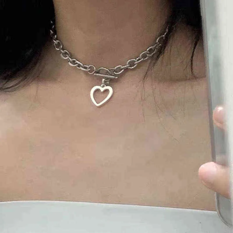 HuaTang Fashion Simple Love Heart Ciondolo Collana girocollo per donna Colore argento Catena clavicola Gioielli da festa femminile sul collo G1206