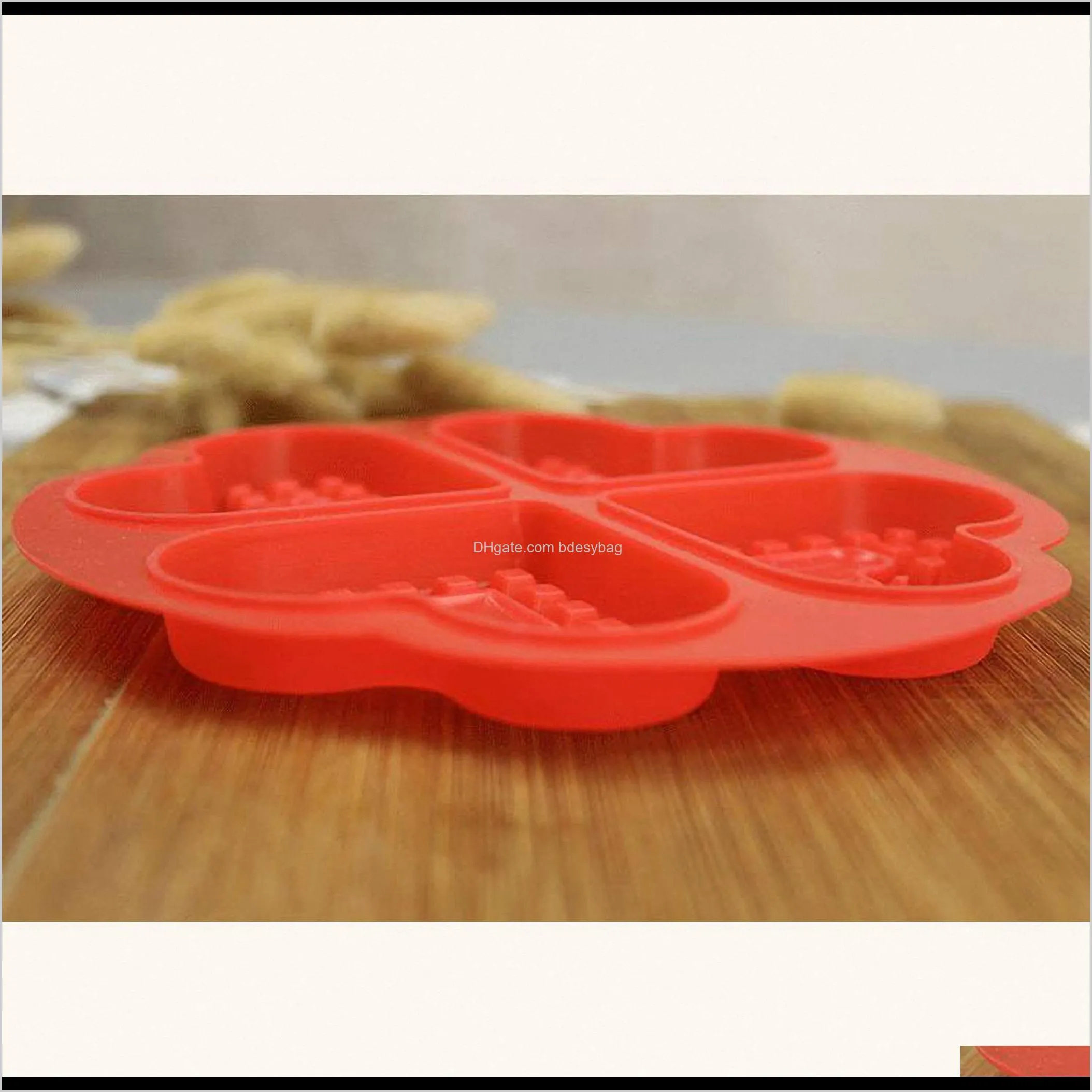 4-slot heart shape silicone waffle mold non-stick muffin cake mould tray pan