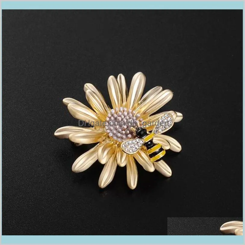 bee daisy enamel pin fashion girls brooch pins rhinstone brooches for women scarf clip insect pin accessories