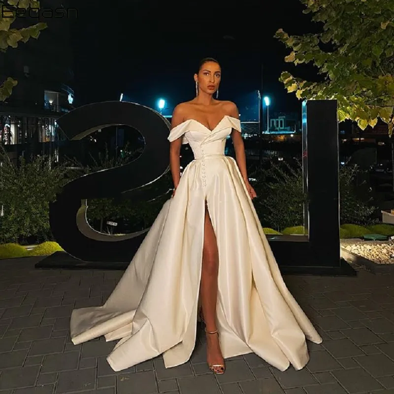 Simple Off Shoulder Satin Prom Dresses 2021 A-Line Sexy Side Split Buttons Long Formal Evening Gowns Girls Pageant Dress Celebrity Party Wear