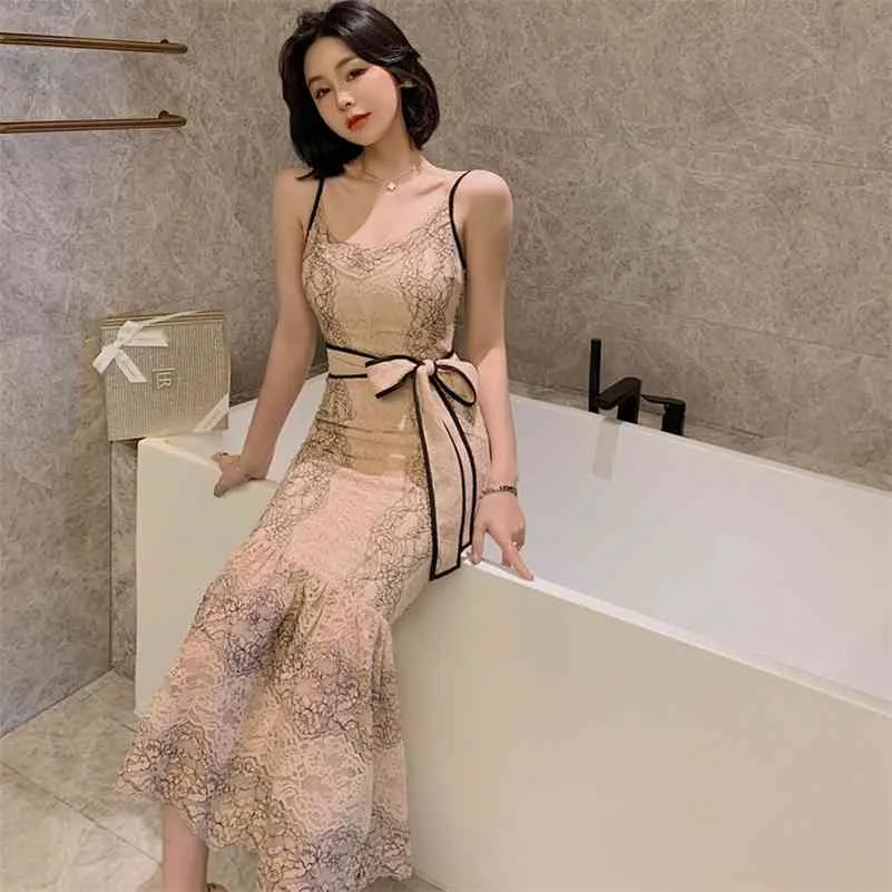 Корейский верситель женских сексуальных кружева скелет качества ремень качества воздуха ремешка рыбы платья без рукавов Office Lady 210416