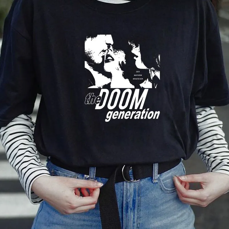 Doom Generation Tシャツの女性の綿の半袖80S原宿グランジグラフィックティートップスファッションカジュアル特大Tシャツ210518