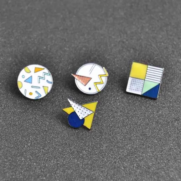 12 stks / partij Hale mode tas-shirts Jean Accessoires Metalen Geometry Emaille Badge Broche Pin