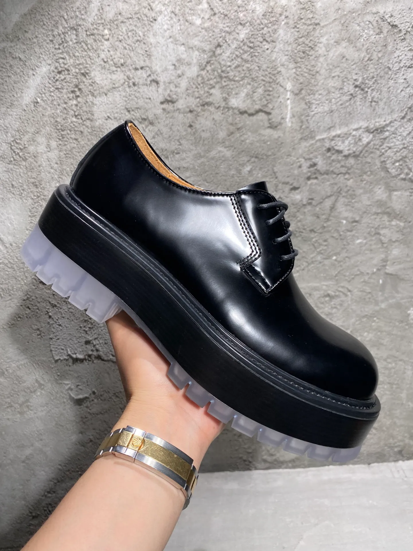 Våren nya mode mens designer vackra äkta läder loafers skor ~ bra herr nya designer loafers skor