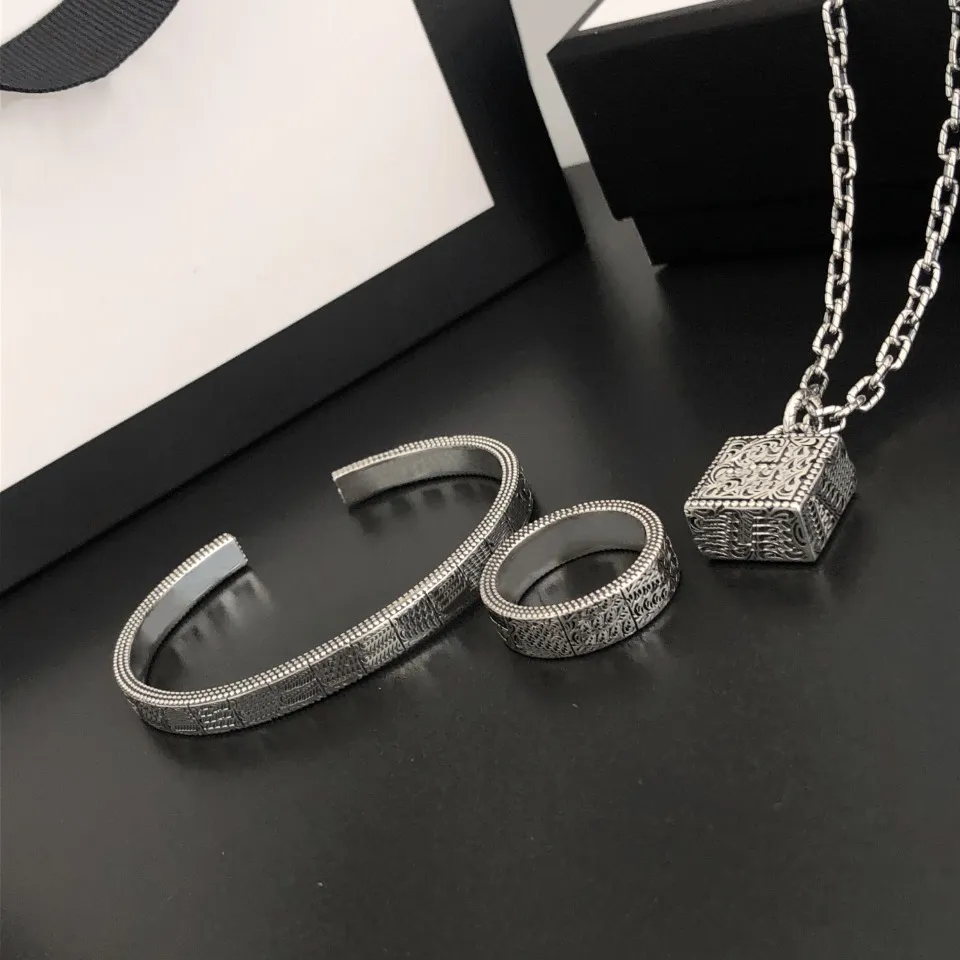 Colar de pingente retro clássico moda pulseira colares anéis terno homem mulher unissex corrente pulseiras anel caixa de jóias precisa extra 2016