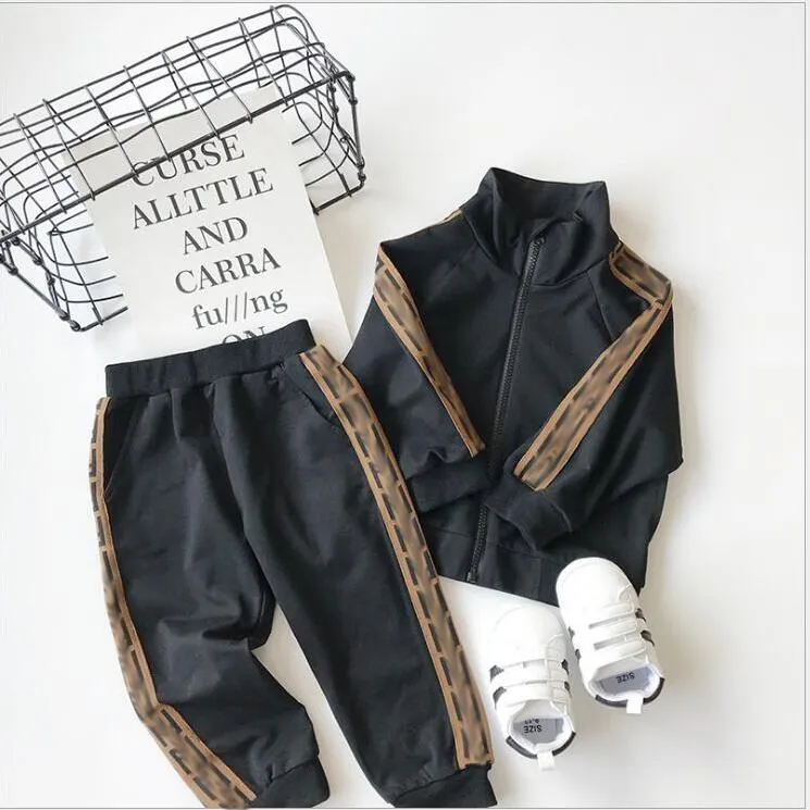 Neonati maschi Tute da bambina Autunno Inverno Set di abbigliamento per bambini Lettere Stampa Cerniera per bambini Giacche + Pantaloni Set da 2 pezzi Abbigliamento sportivo casual per bambini Abiti da ragazzo Abiti da ragazza