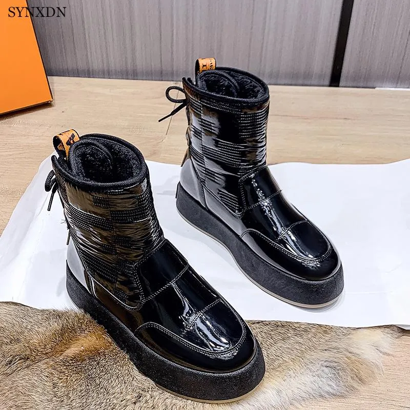 Boots Synxdn الثلج المقاوم للماء السميك السميك النساء السفلية الشتاء في الكاحل بوتاس منصة متشابكة عبر حذاء جوارب مكتنزة الحذاء الإناث