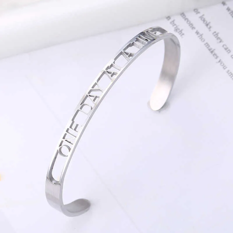 Fashion One Day at a Time Inspirational Bracelets Mantra Bracelets Bangles Stainless Steel Bangle Gifts Open Cuff Bracelet Q0719