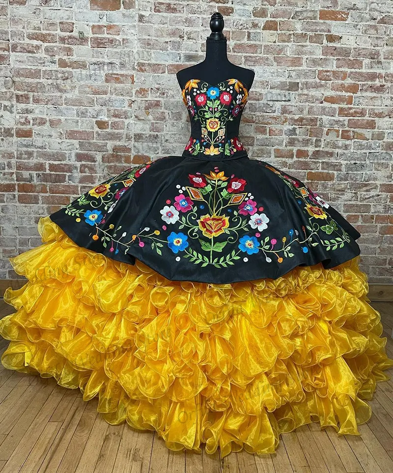 2022 Vintage Black Yellow Quinceanera Dresses Mexican Style Flowers Embroidered Ruffles Strapless Lace-up Sweet 15 Girls Charro324x