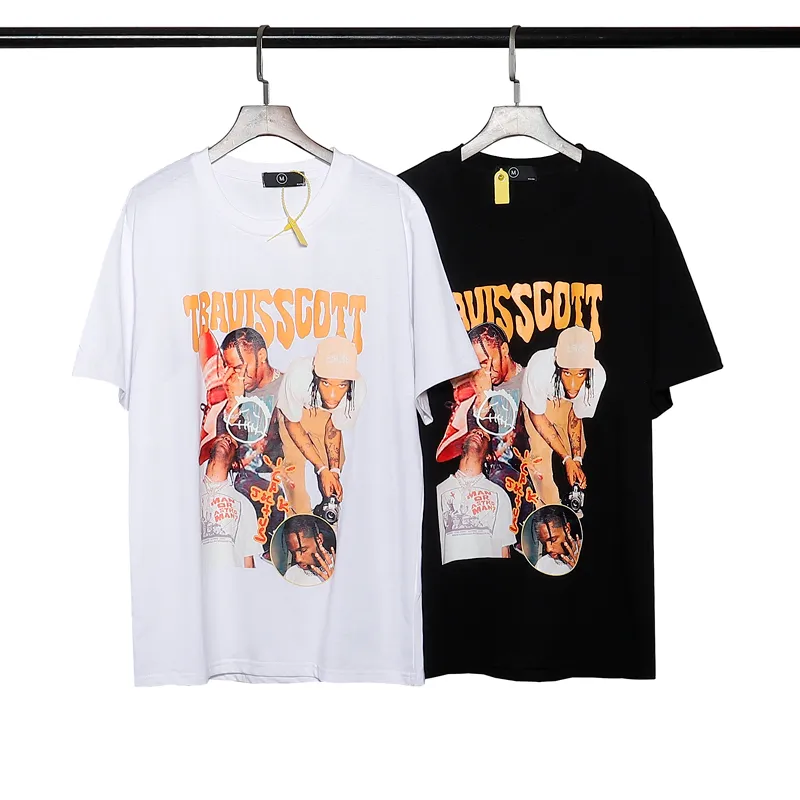 Streets 패션 Travis Scott Mens T 셔츠 힙합 하이 스트리트 짧은 소매 티셔츠 캐릭터 인쇄 상단 티셔츠 남성과 여성 느슨한 라운드 넥 커플 폴로스 셔츠