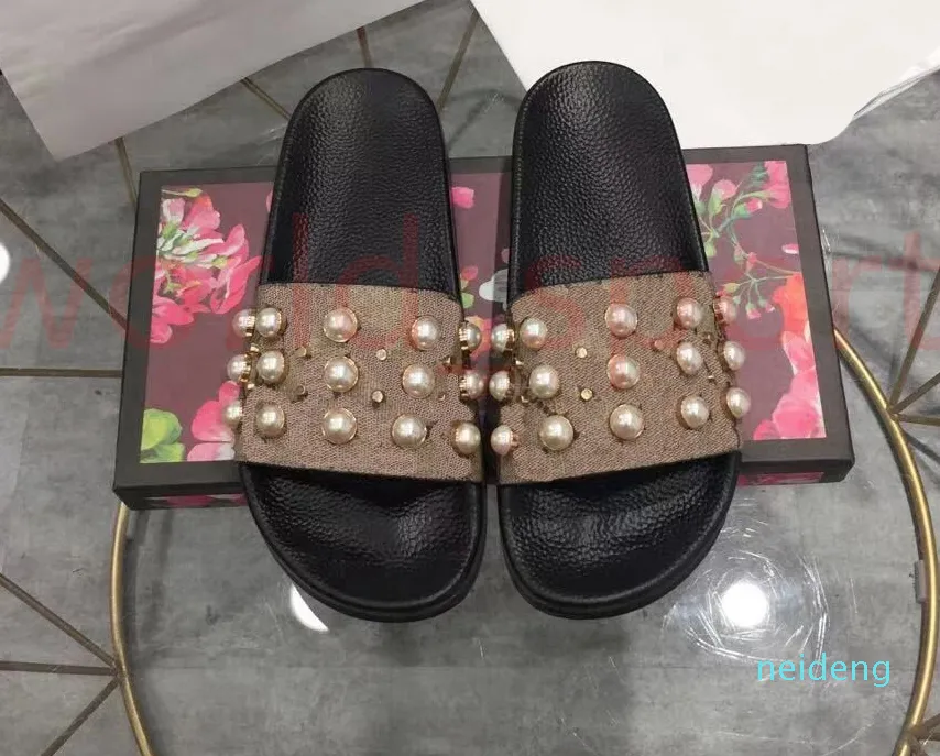 Designer Män Kvinnor Tofflor Gummi Slides Sandal Flat Blooms Strawberry Tiger Bee Green Red White Web Mode Shoes Beach Flip Flops 0362