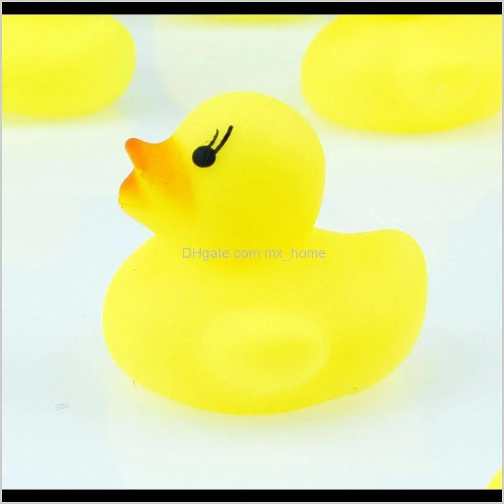 4cm high quality yellow mini yellow duck baby pinch water toy bathing duck sounding toy shipping