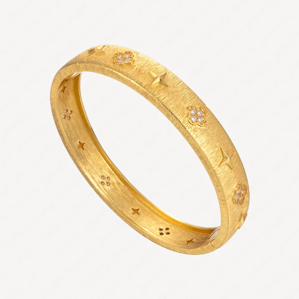 Braccialetti con ciondoli classici Braccialetti placcati in oro 18k Braccialetto con diamanti Bracciale da sposa di moda Accessori per braccialetti del giorno del Ringraziamento con sacchetti di gioielli all'ingrosso