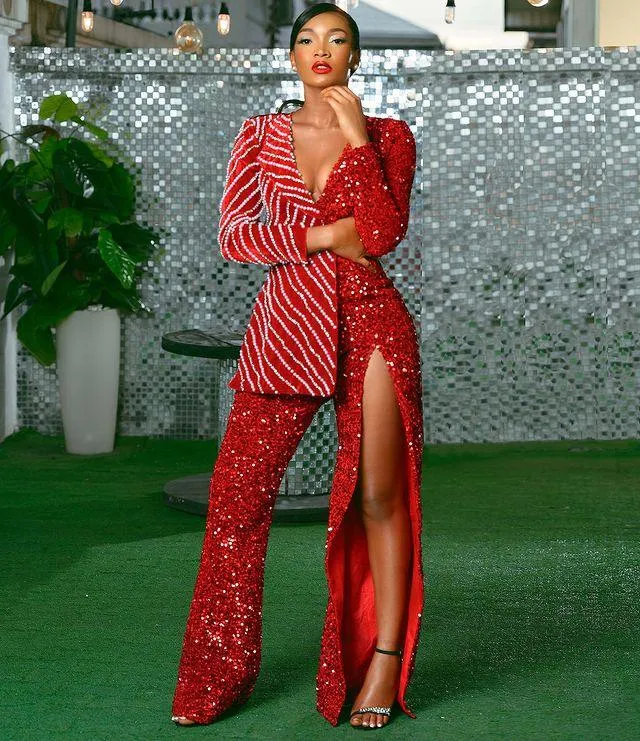 Rouge 2021 Paillettes Jumpsuit Robes De Bal Aso Ebi Arabe Manches Longues Col En V Africain Perlé Robes De Soirée Plus La Taille Réception Deuxième Robe