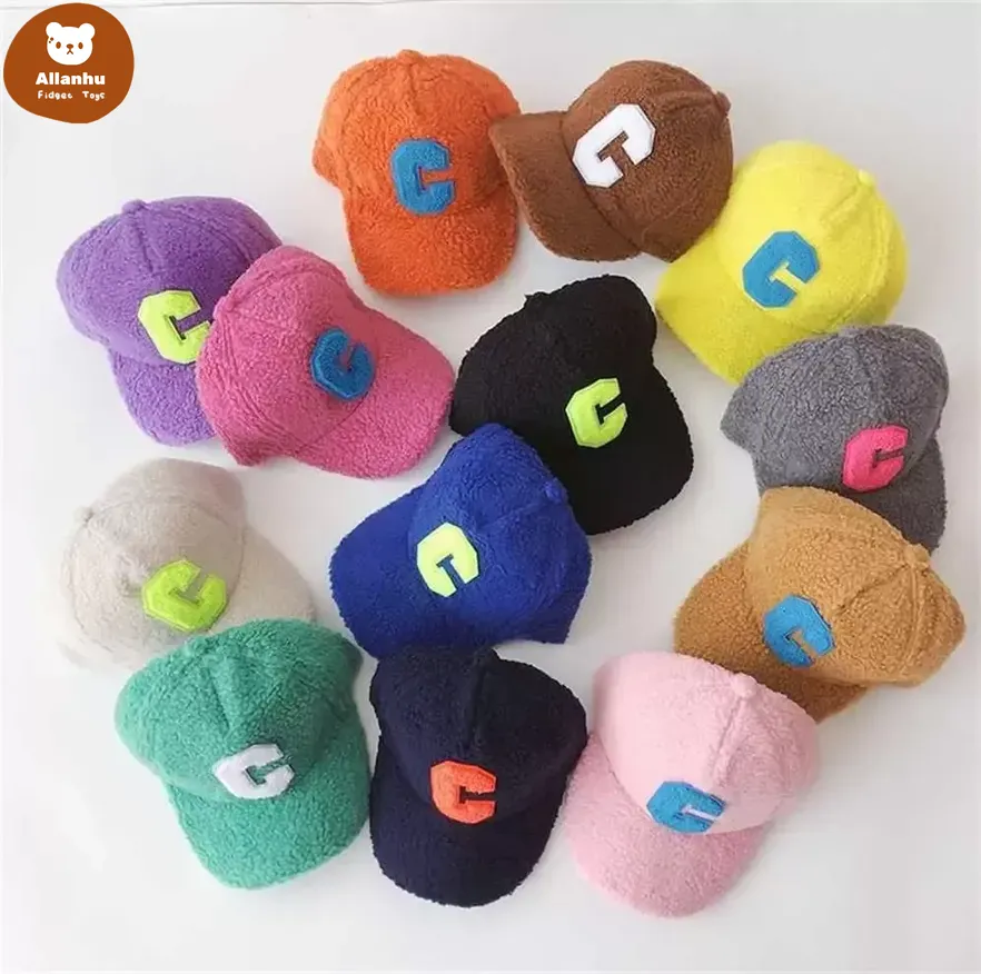 Grote C Letter Polar Fleece Bal Hoed Kinderen Jongens Meisjes Winter Baseball Caps Verstelbare Pluche Warm Snapback Sport Openlucht Hoofddeksels Pupil Studenten Kostuum 591W