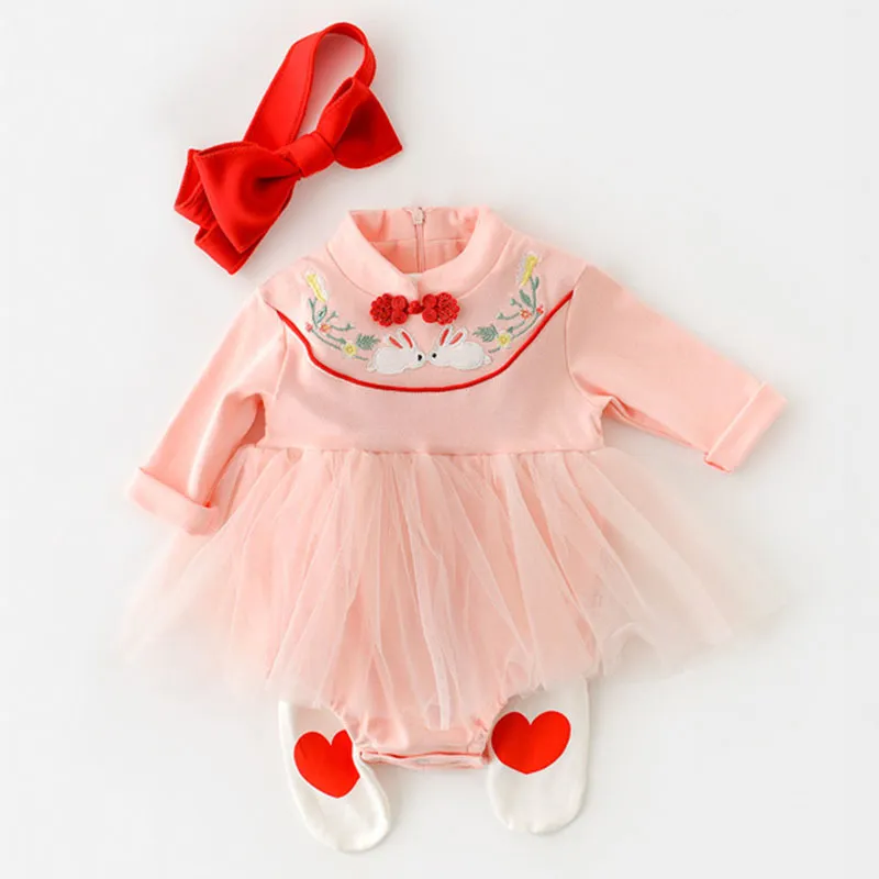 Chinese stijl lente kinderen meisje rompertjes baby baby geboren konijnen borduurwerk kleding 210429