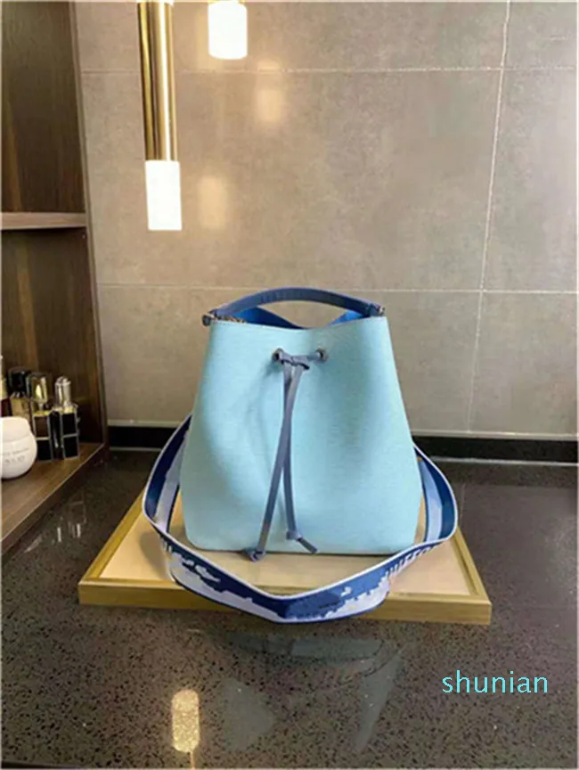 Fashion Ladies Bags Luxury Quality Drawstring Bucket Bag Handbag Shoulder Crossbody handBags Cow Leather Original Single Series closure 3025