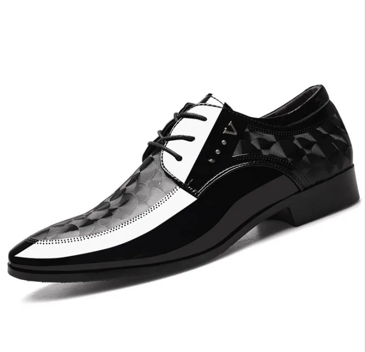 Projektant biurowy Mężczyźni Sukienka Formalne Obuwie Skórzane Luksusowe Mody Groom Wedding Męskie Oxford Casual Shoe 38-48 Spioste Toe